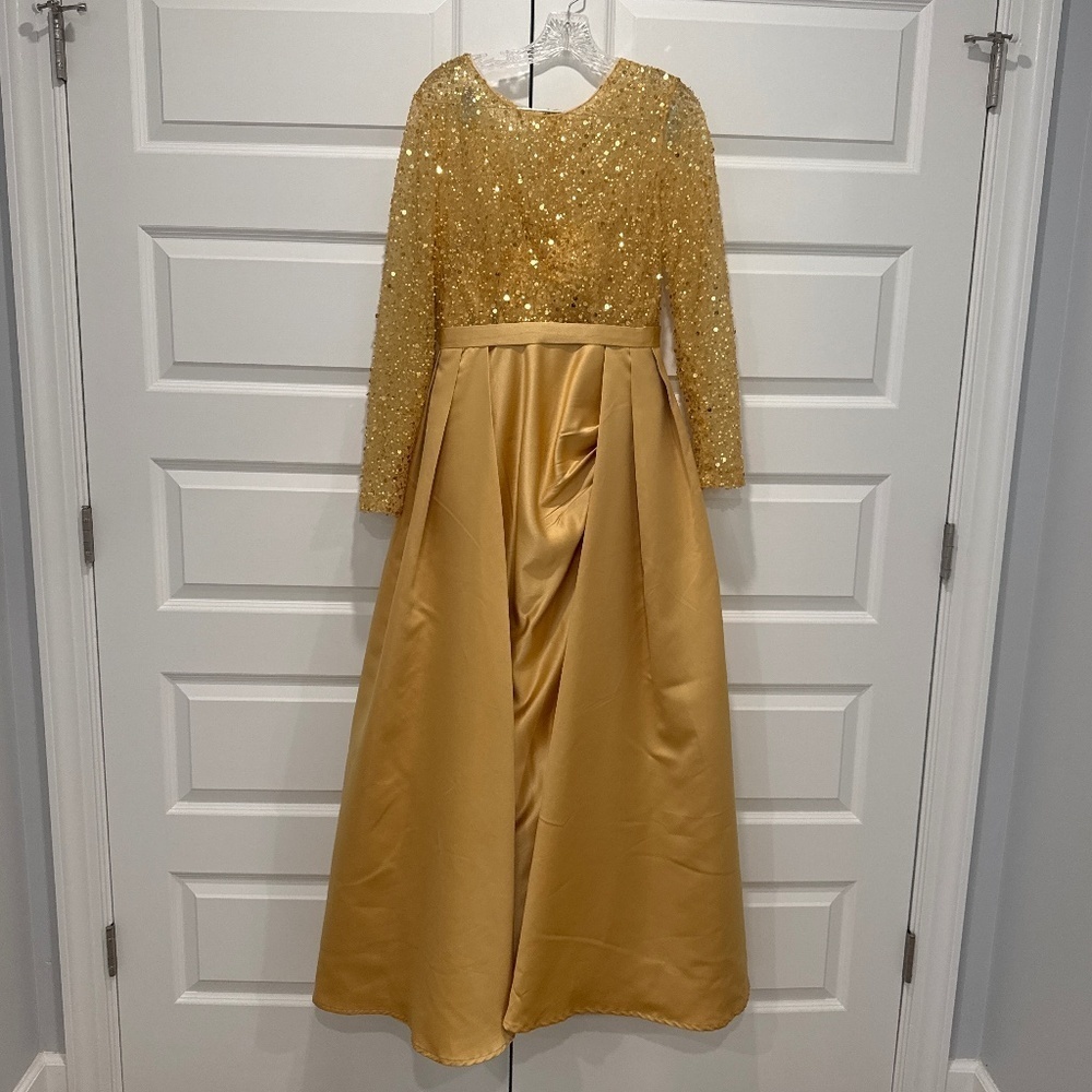 Ladies custom made sequin/bead gold gown - Size 6/8